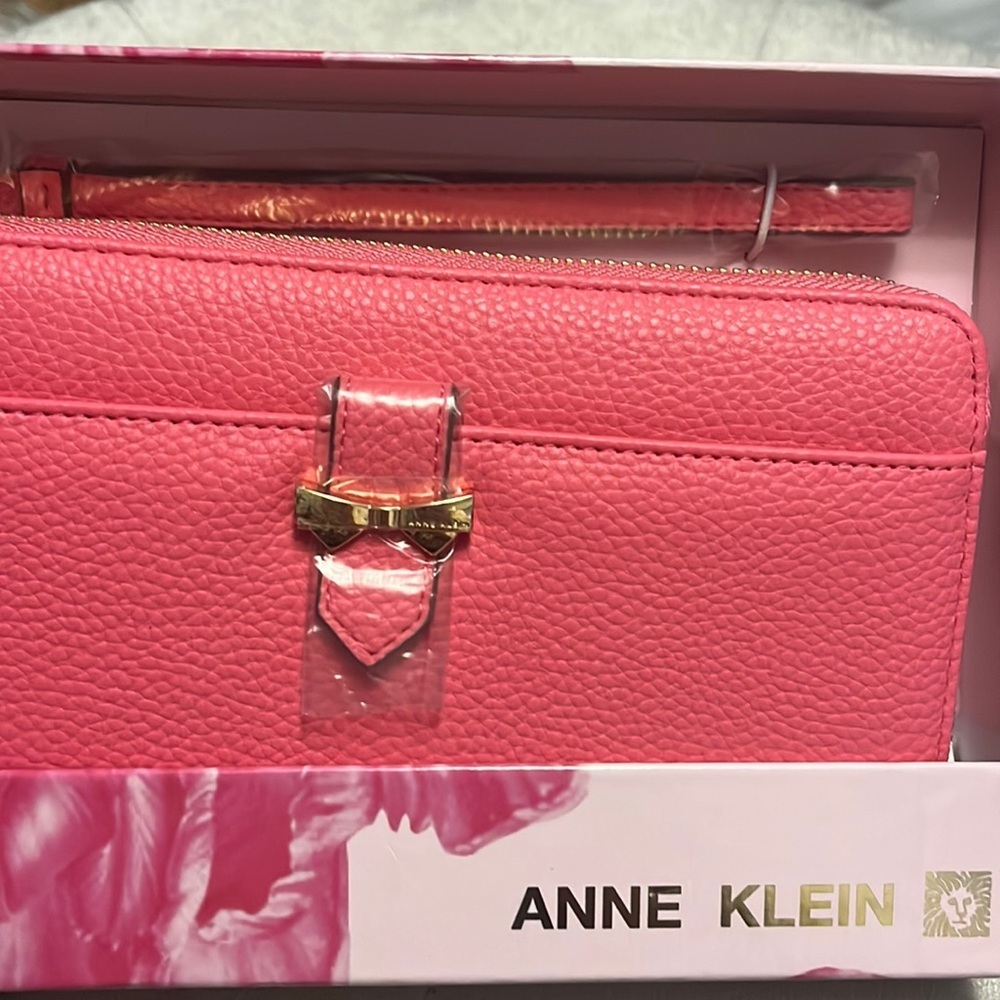 Anne Klein boxed wallet/wristlet, pink color, new